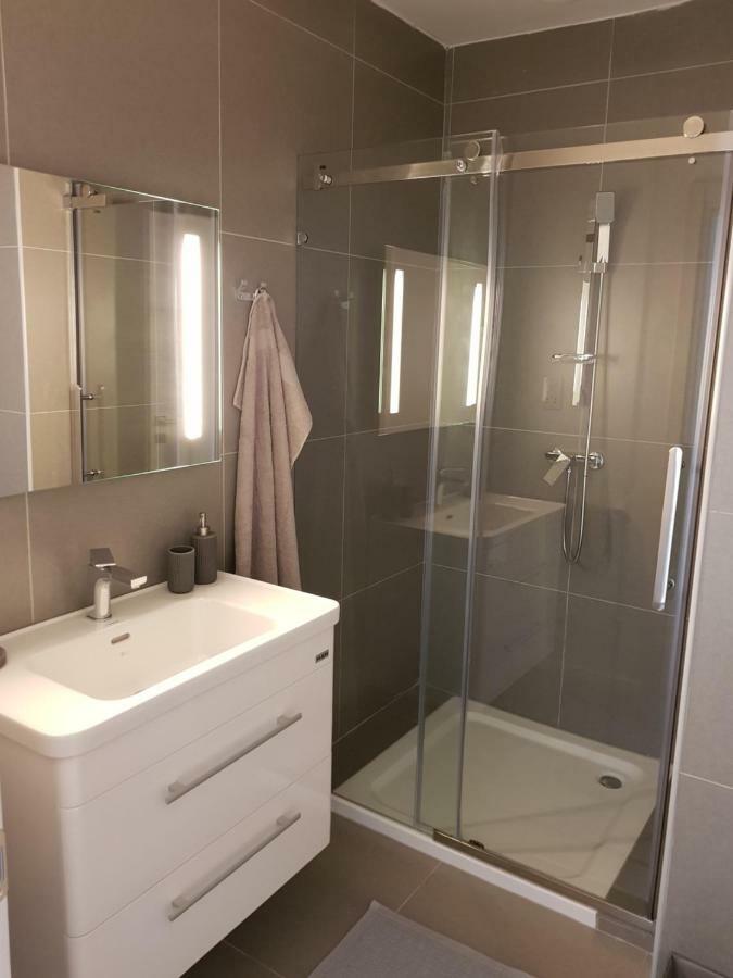 Duplex Maisonette With Heated P-Pool And Jacuzzi Saint Julian's Екстер'єр фото
