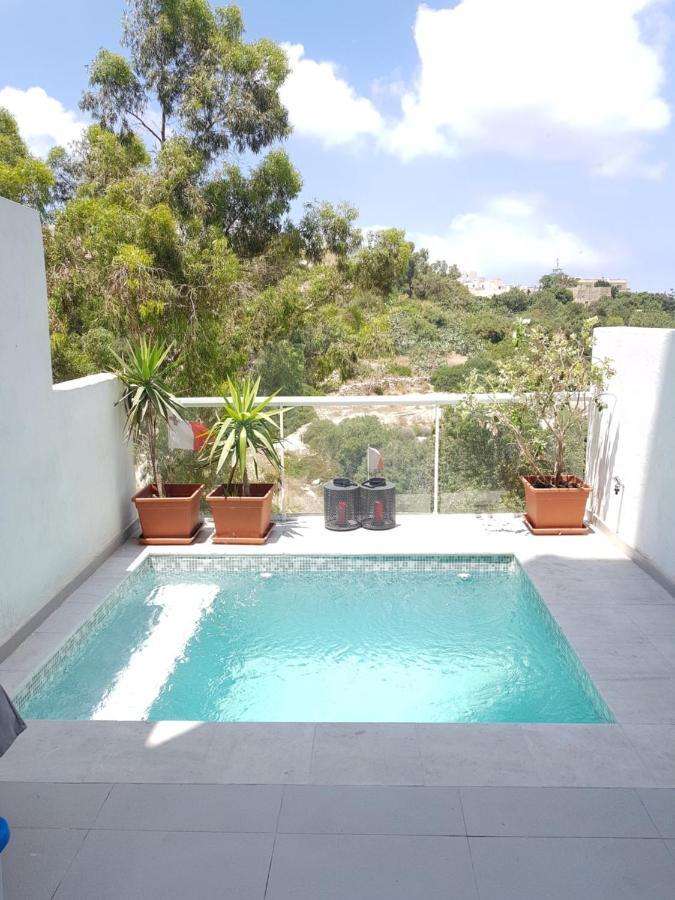 Duplex Maisonette With Heated P-Pool And Jacuzzi Saint Julian's Екстер'єр фото