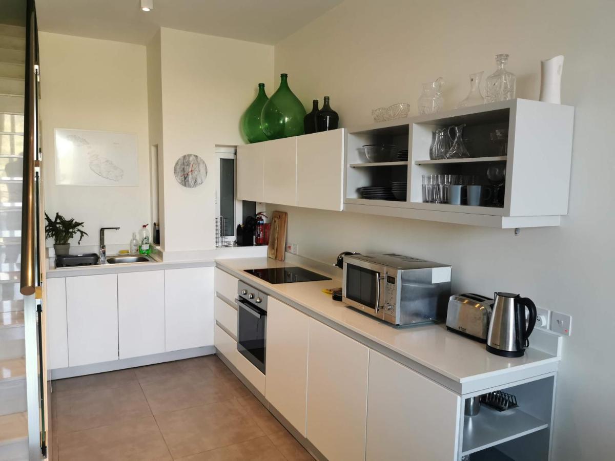 Duplex Maisonette With Heated P-Pool And Jacuzzi Saint Julian's Екстер'єр фото