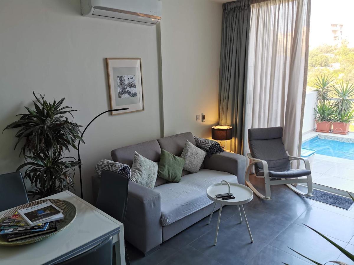 Duplex Maisonette With Heated P-Pool And Jacuzzi Saint Julian's Екстер'єр фото